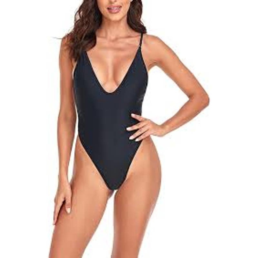 NWT Cupshe Womens V-Neck Swimsuit One Piece Spaghetti Strap Size XS Black - Picture 1 of 8